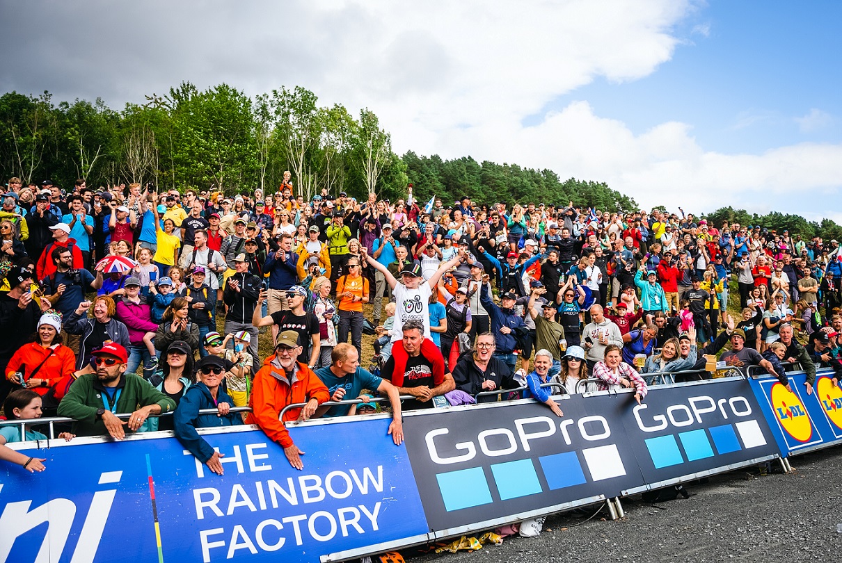 2023 UCI Cycling World Championships spectator crowds credit Liam Moss